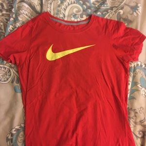 nike t shirt
